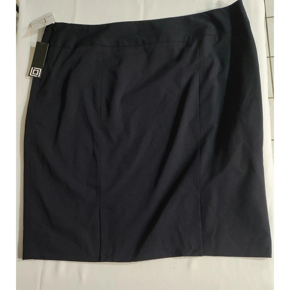 Liz Claiborne NAVY Knee Length Skirt NWT Size 18 40w 24L
